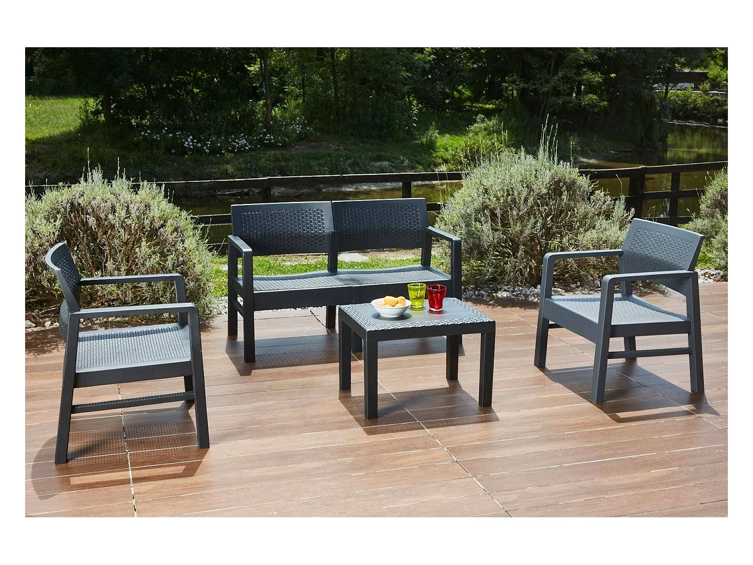 Carpi outdoor loungeset, Tuinset met 2 fauteuils, 1 bank en 1 salontafel, Rotan effect lounge met kussens, 100% Made in Italy, Antraciet