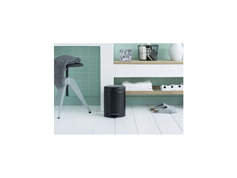 Afvalbak met Pedaal Brabantia Newicon 5L Mat Zwart Anti-Geur Hygiënisch