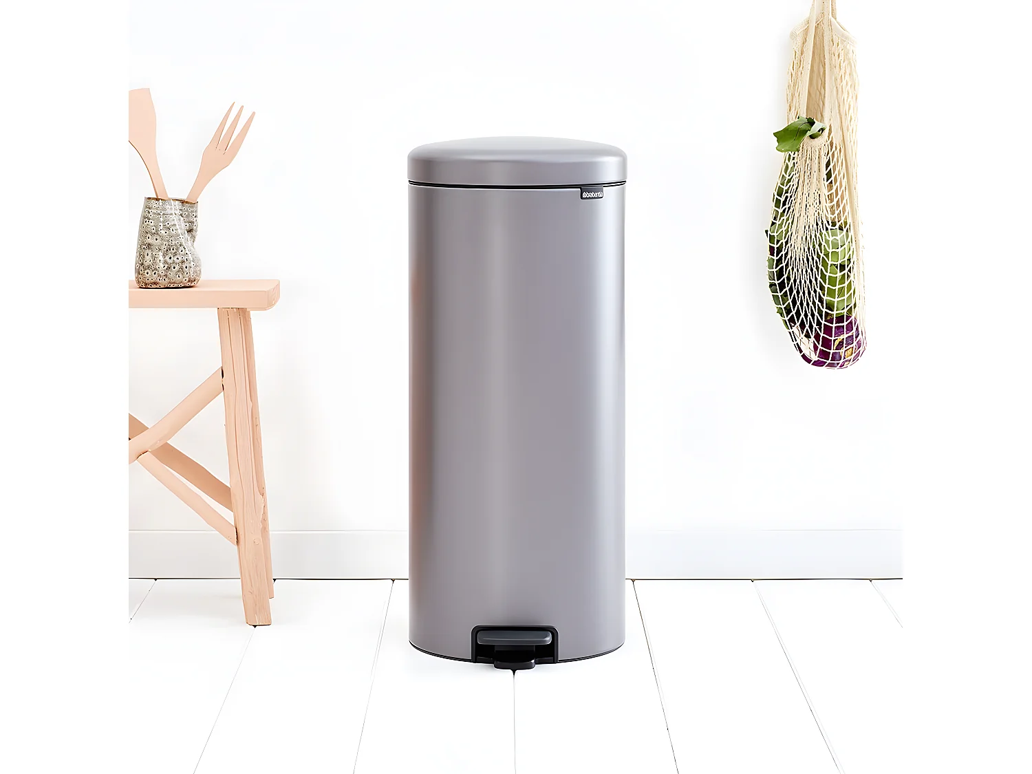 Poubelle à pédale Newicon 30 l platinum Code G