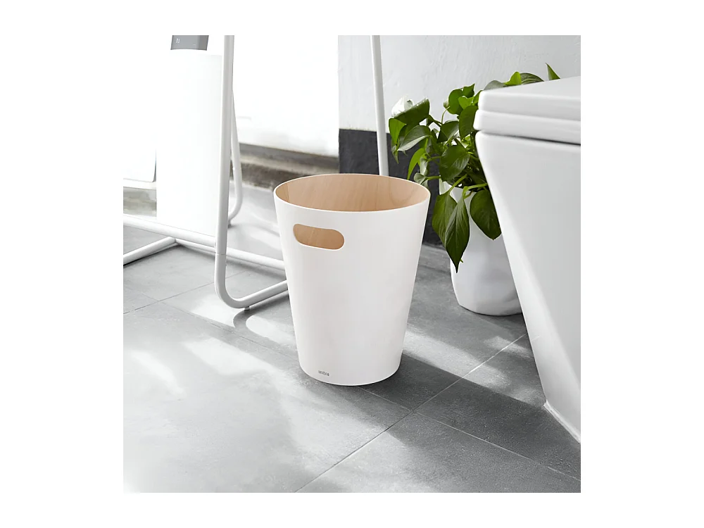 Holzkorb mit Tragegriffen