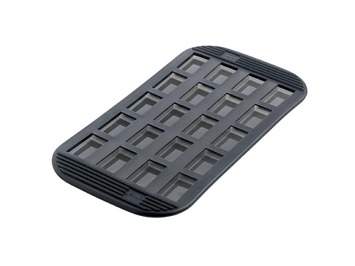 Moule pour 20 mini-financiers en silicone