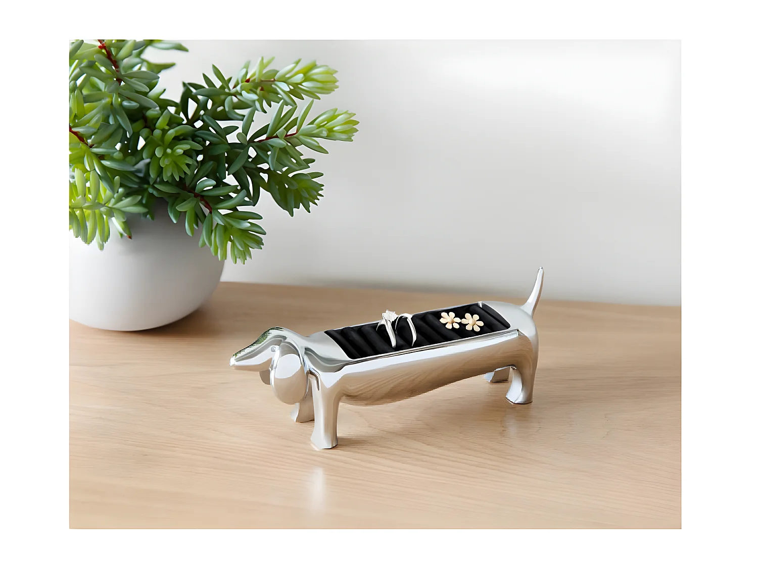 Dackelförmiger Ringhalter aus Zink