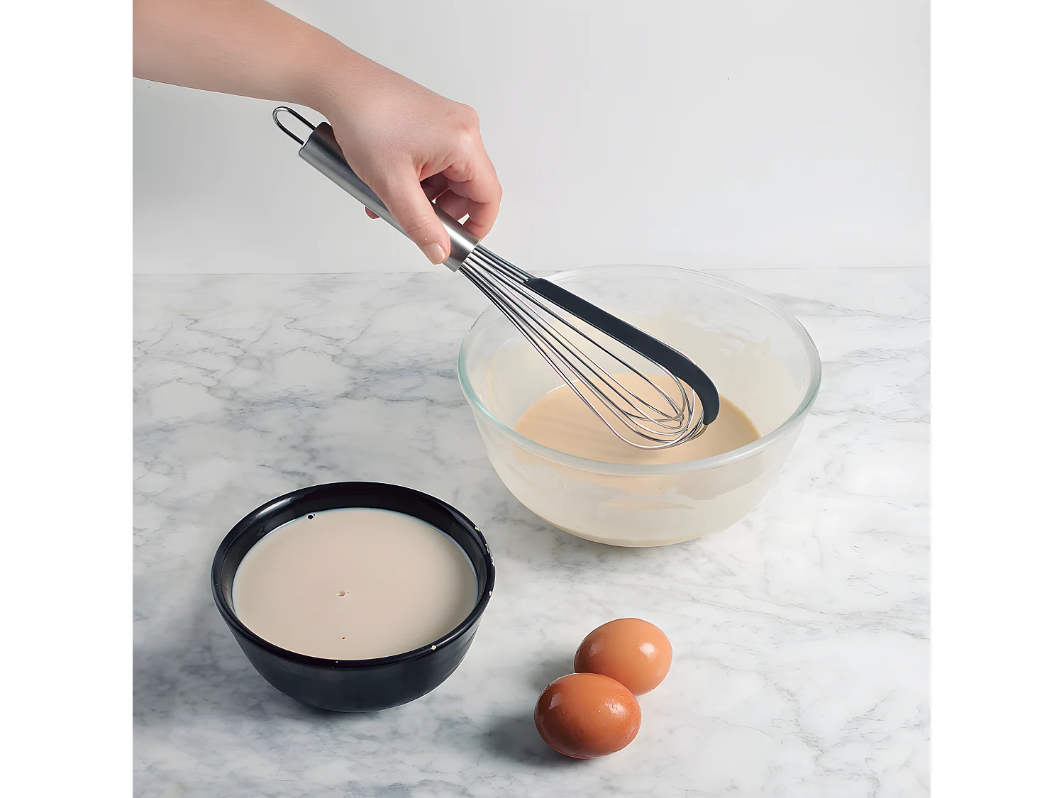 Fouet en inox 32 cm avec grattoir en silicone