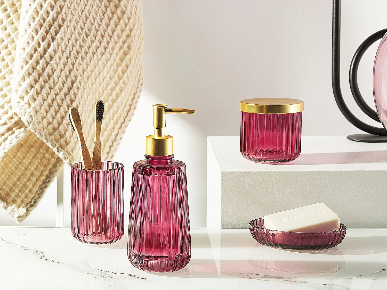 Conjunto de 4 accesorios de baño CARDENA Vidrio Rosa