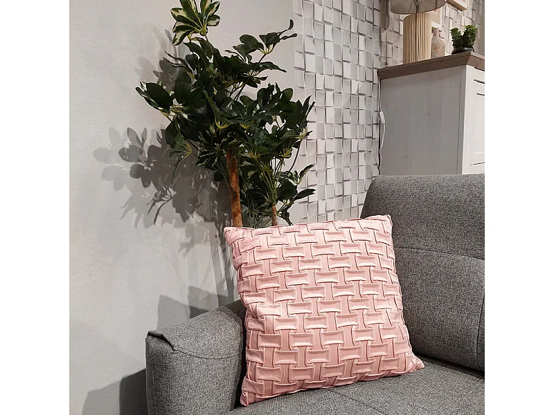 Lot de 2 coussins 45 x 45 cm velours rose et plis géométriques - ROSIE