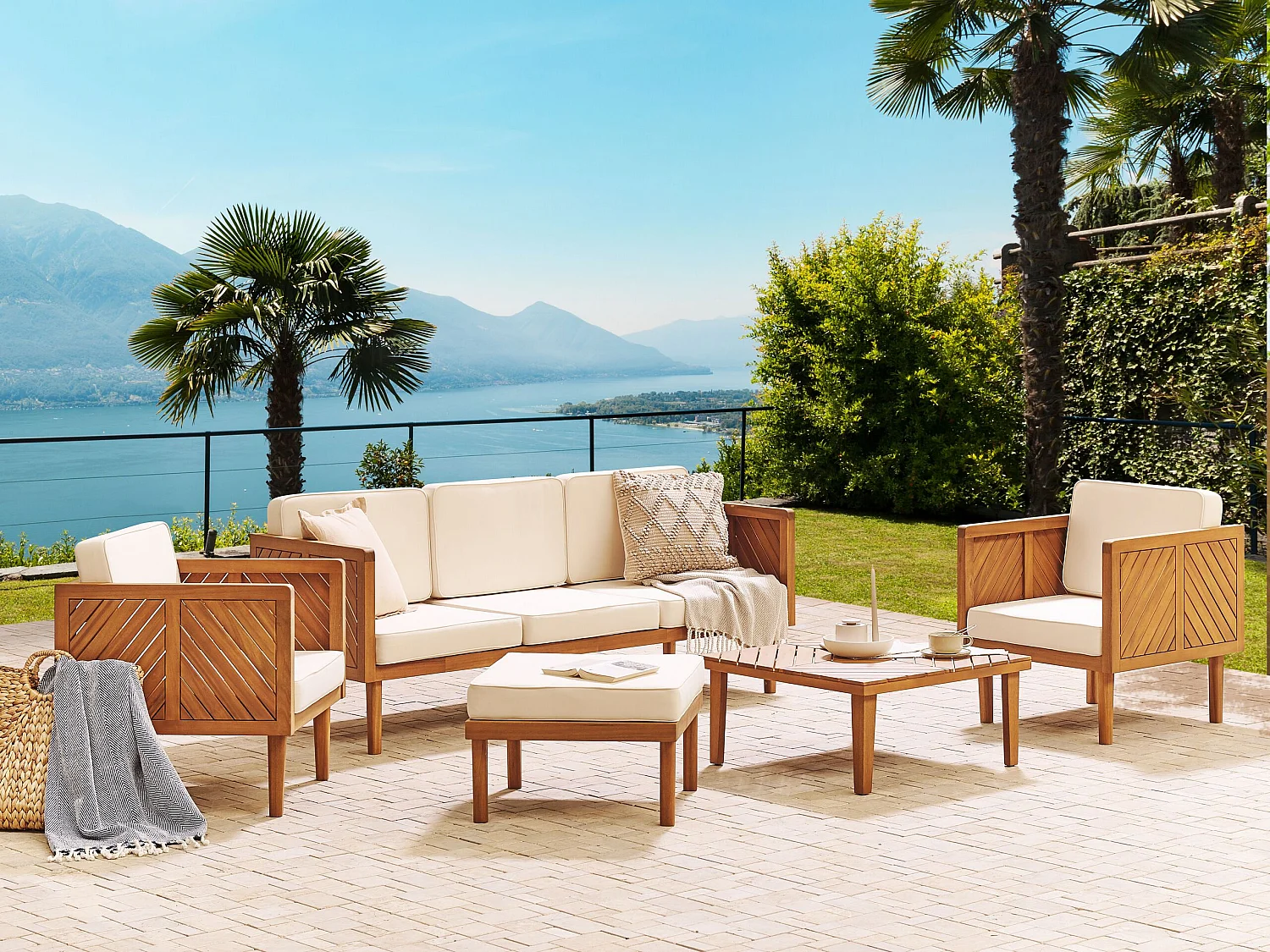 Lounge Set mit Tisch und Ottomane 5-Sitzer BARATTI Akazienholz Braun