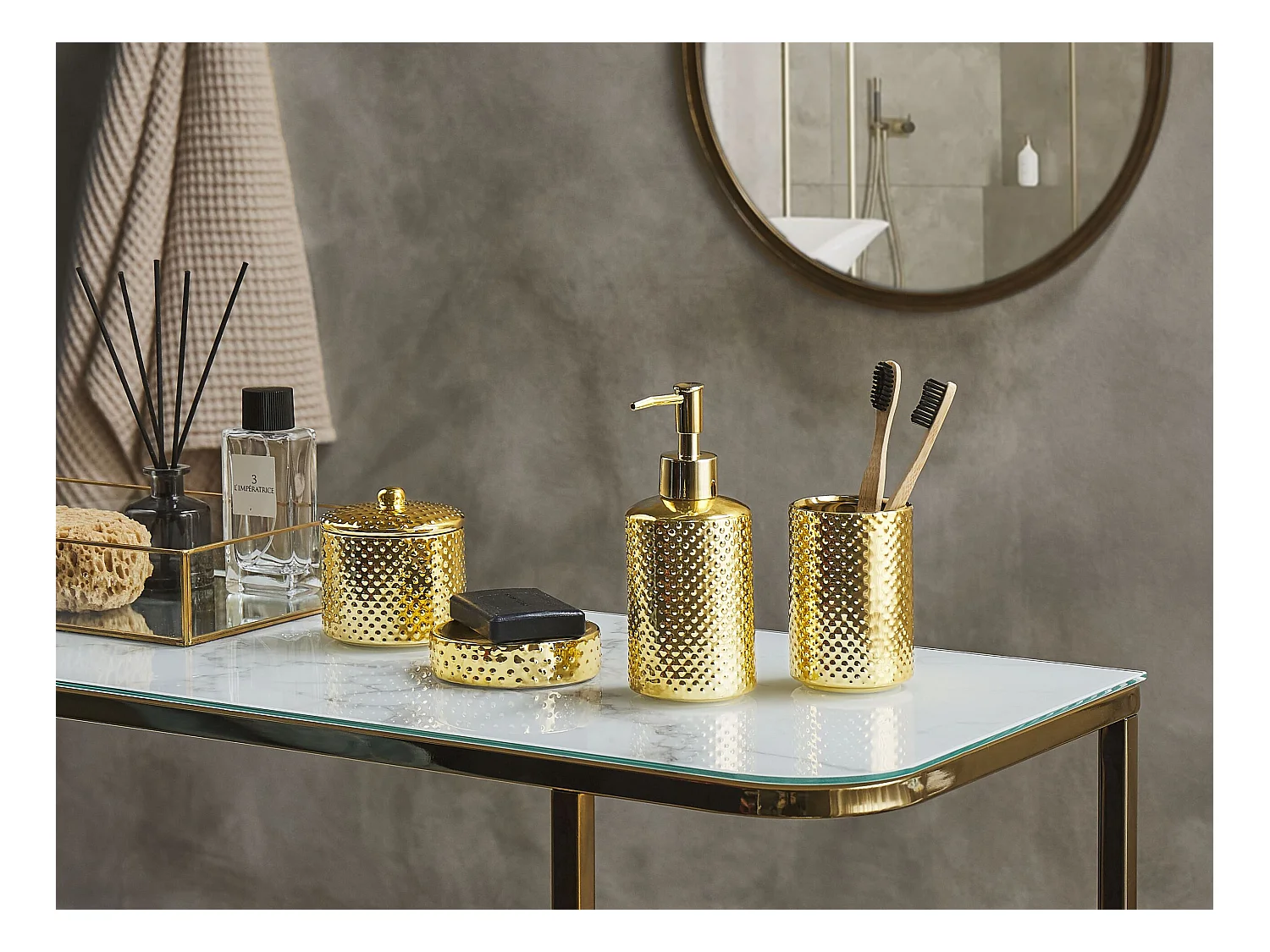 Conjunto de 4 acessórios para a casa de banho CUMANA Cerâmica Dourado