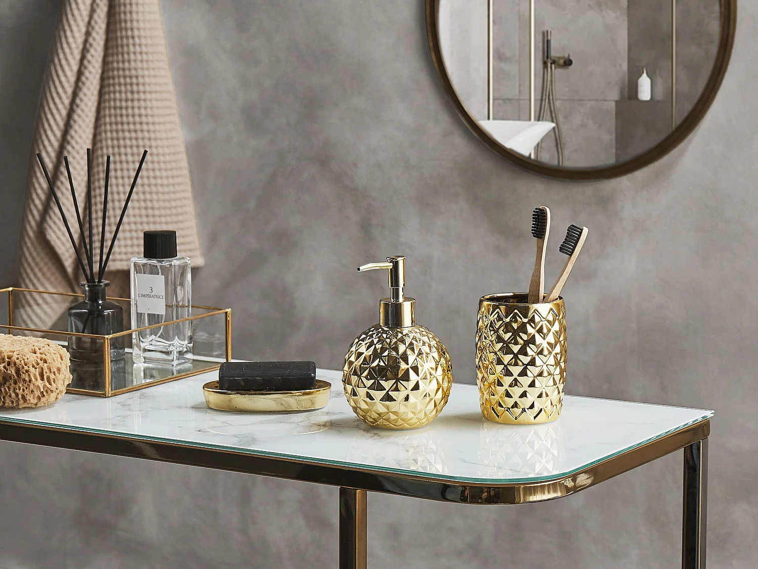 Lot de 3 accessoires de salle de bains en céramique dorée ANACO