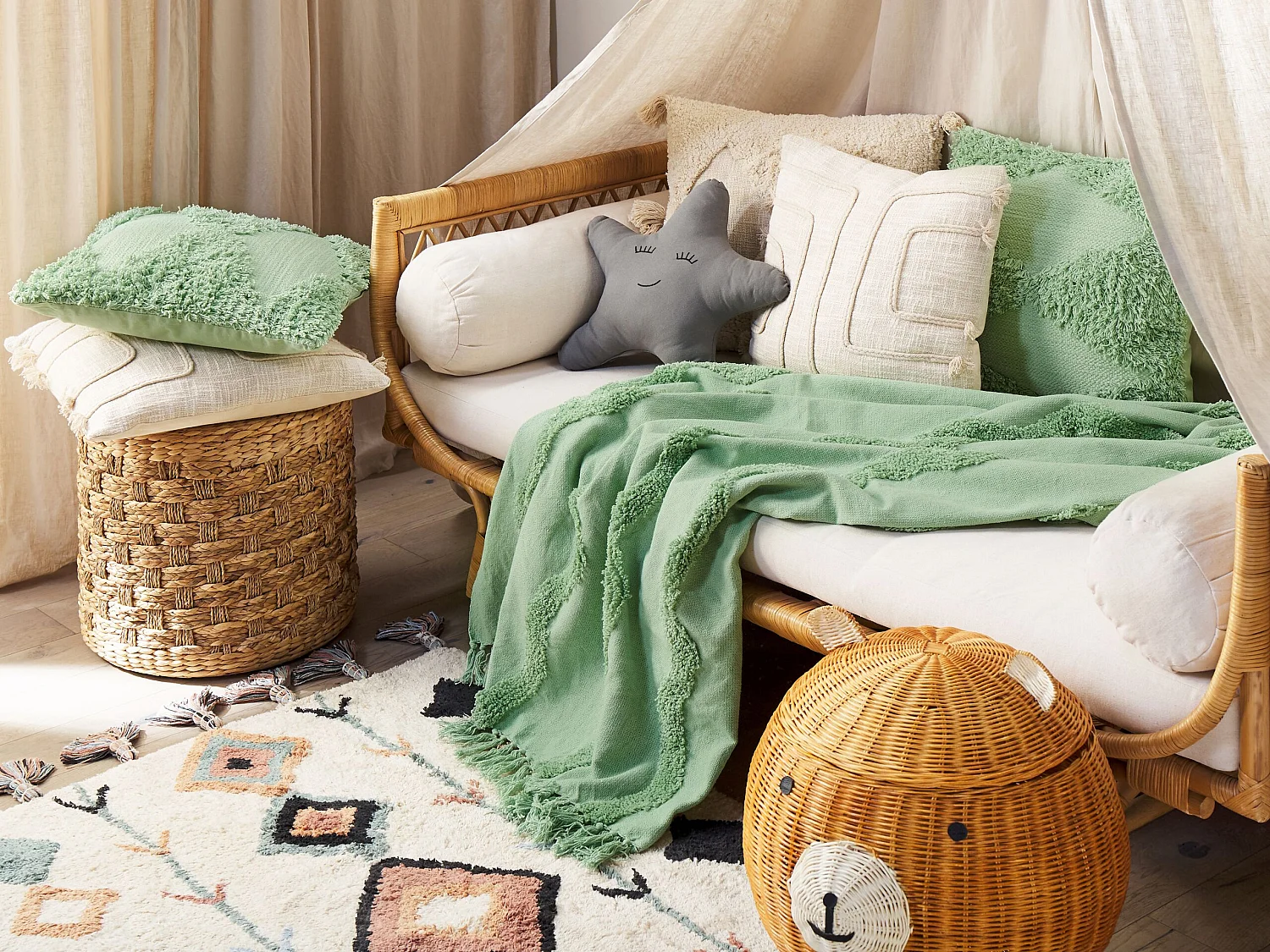 Decke Baumwolle grün 125 x 150 cm mit Fransen Wohndecke Überwurf Modern Khari