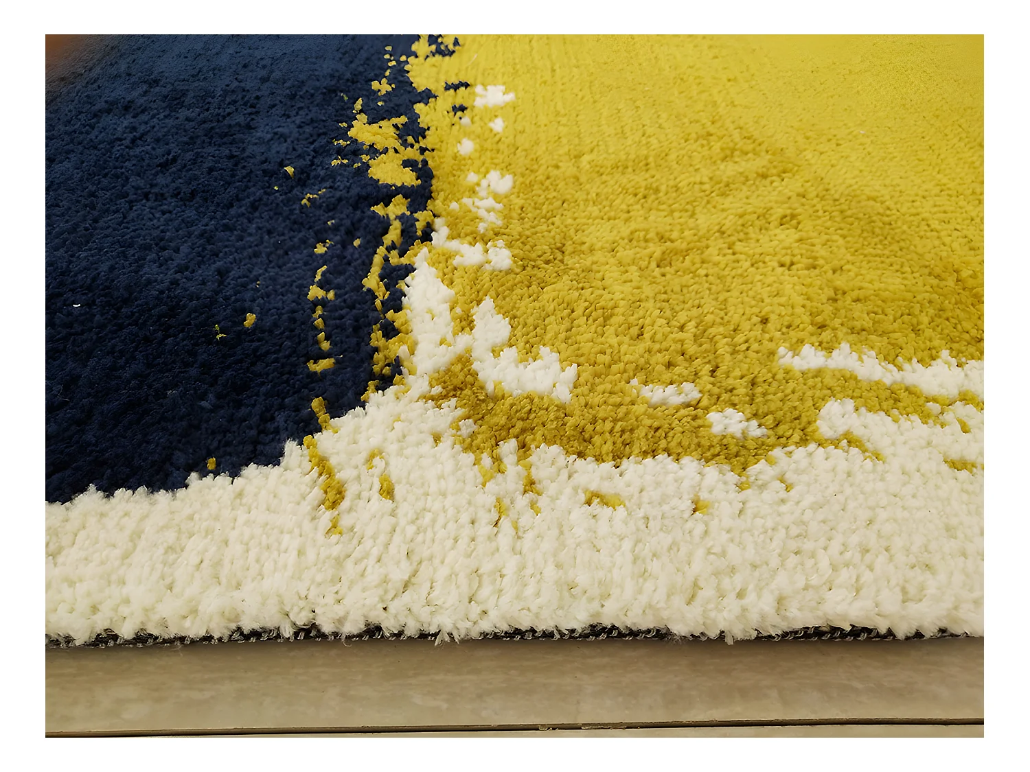 Sparset: Couchtisch - Goldfarben - CHARLOTTE + Teppich - Blau, Senfgelb & Grau - CAMDEN