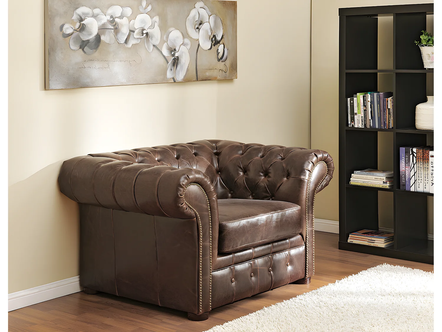 Fauteuil chesterfield CLOTAIRE 100% cuir vieilli 