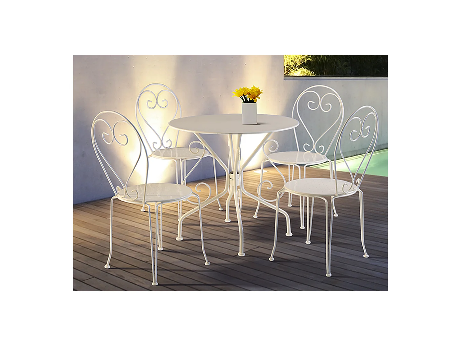 Sala de jantar de jardim em metal estilo ferro forjado: uma mesa e 4 cadeiras brancas - GUERMANTES