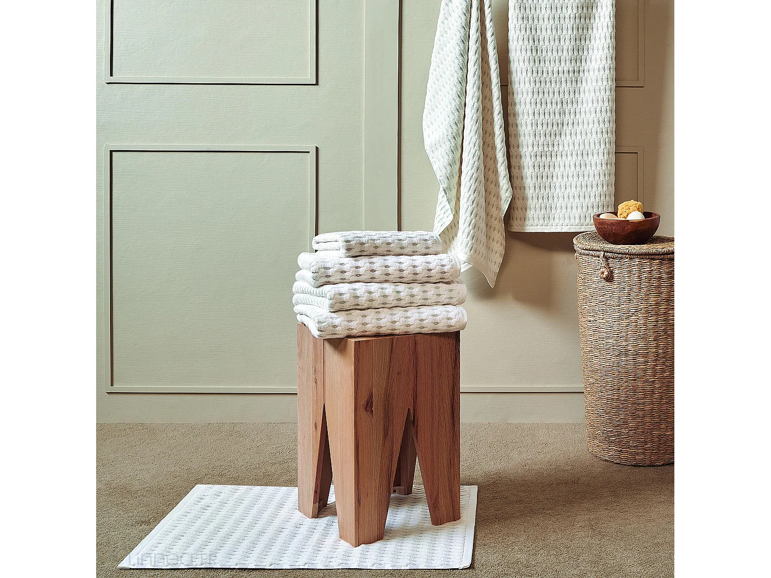 Serviette de toilette 50x100 cm coton ESSENTIAL rose