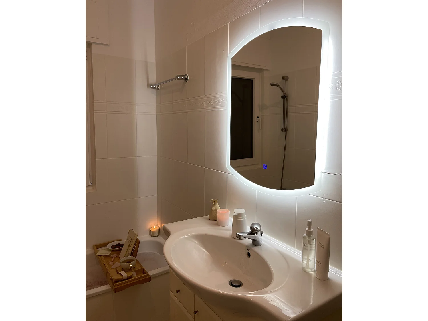 LED-Badezimmer-Spiegel BEZIERS 60 cm 78 cm Silber
