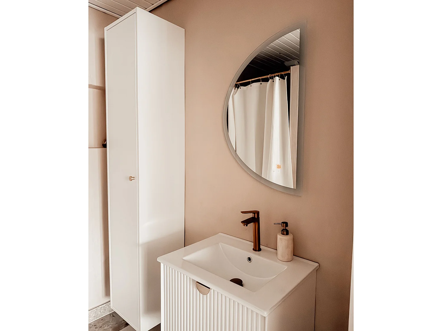 LED badkamerspiegel BEZONS 49 cm 80 cm Zilver