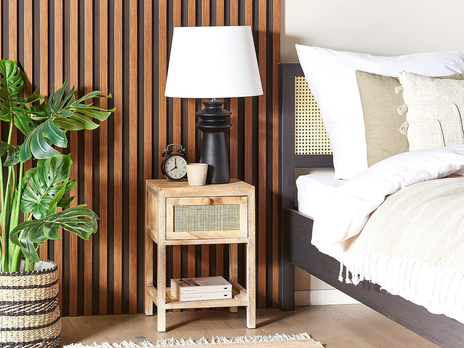 Nachttisch Rattan Paulowniaholz heller Holzfarbton mit Schublade Rustikal Esto