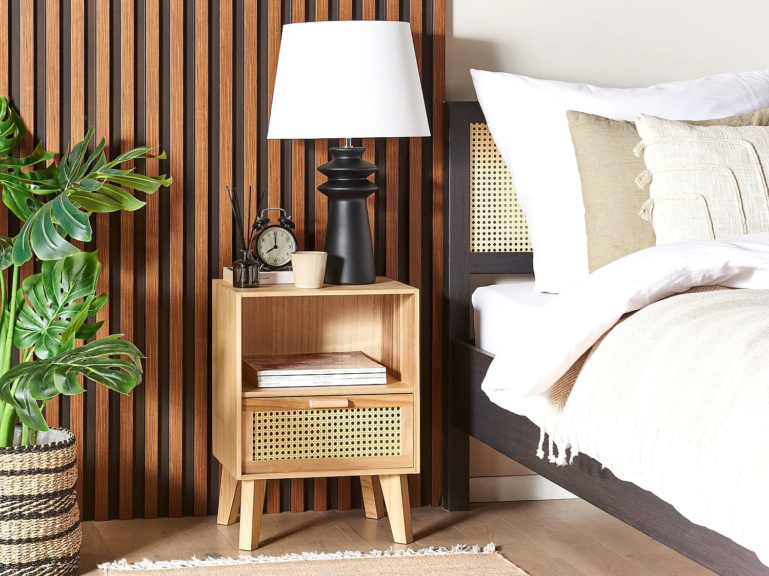 Nachttisch Rattan Paulowniaholz heller Holzfarbton Schublade Boho Rustikal Seney