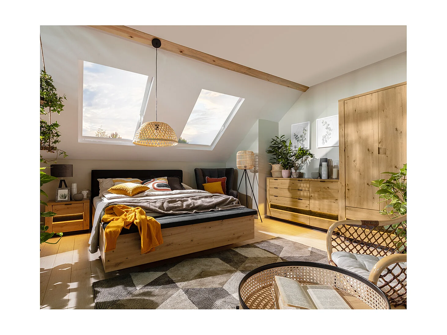 Lit coffre 160x200 avec banc et sommier inclus Glenn Bois et Noir