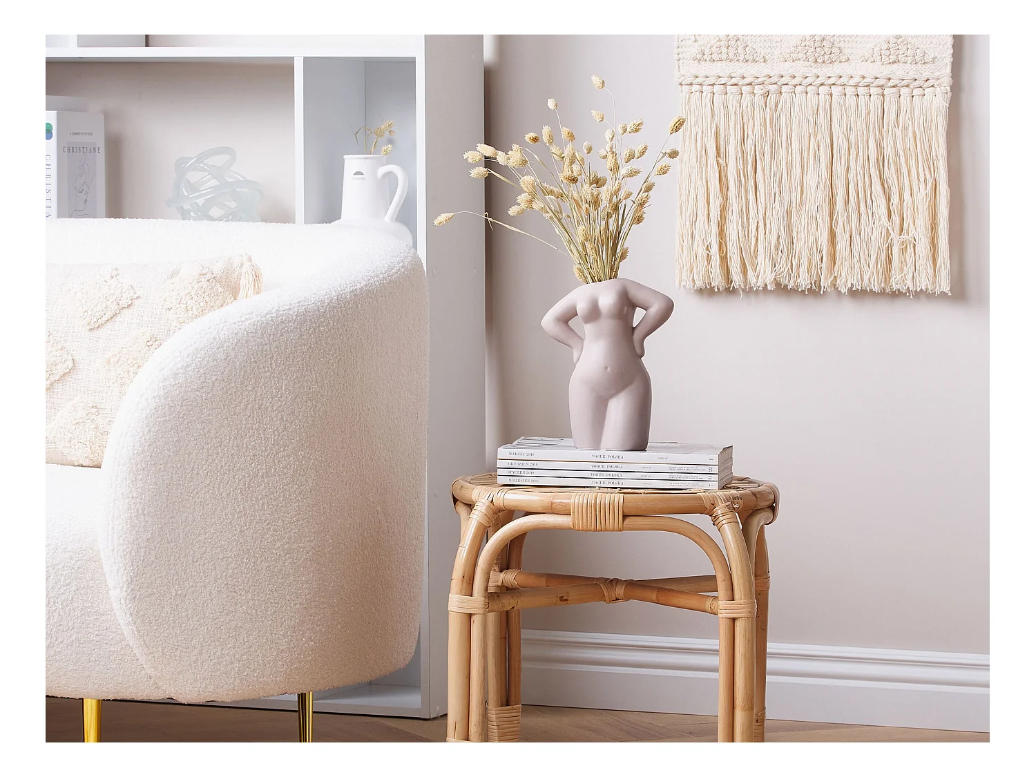 Blumenvase Keramik handgefertigt beige 24 cm weibliche Form Modern Kilkis