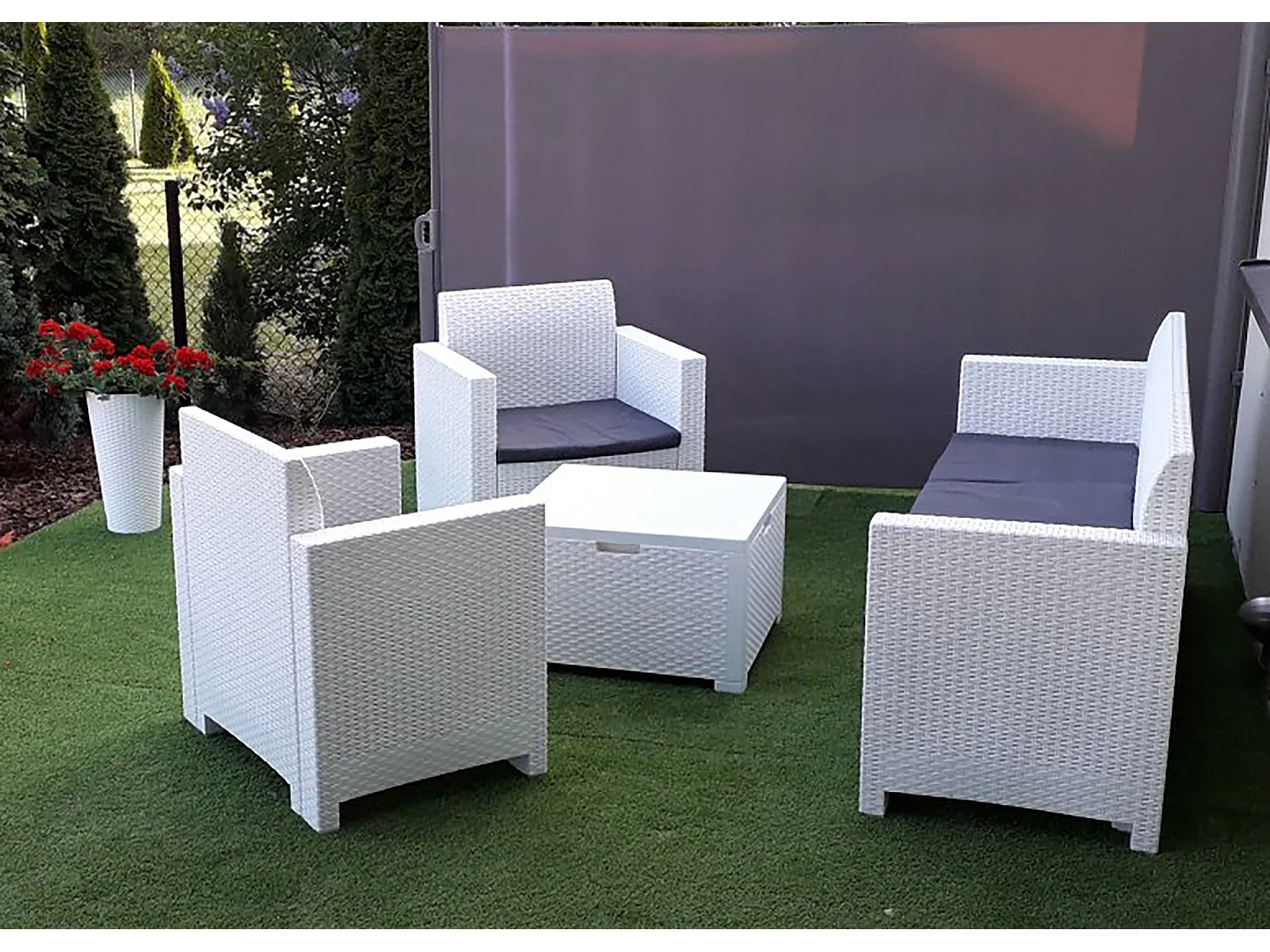 Ensemble de salon d'extérieur Dmuh, Salon de jardin avec coussins, Salon d'intérieur effet rotin, 100% Made in Italy, Blanc