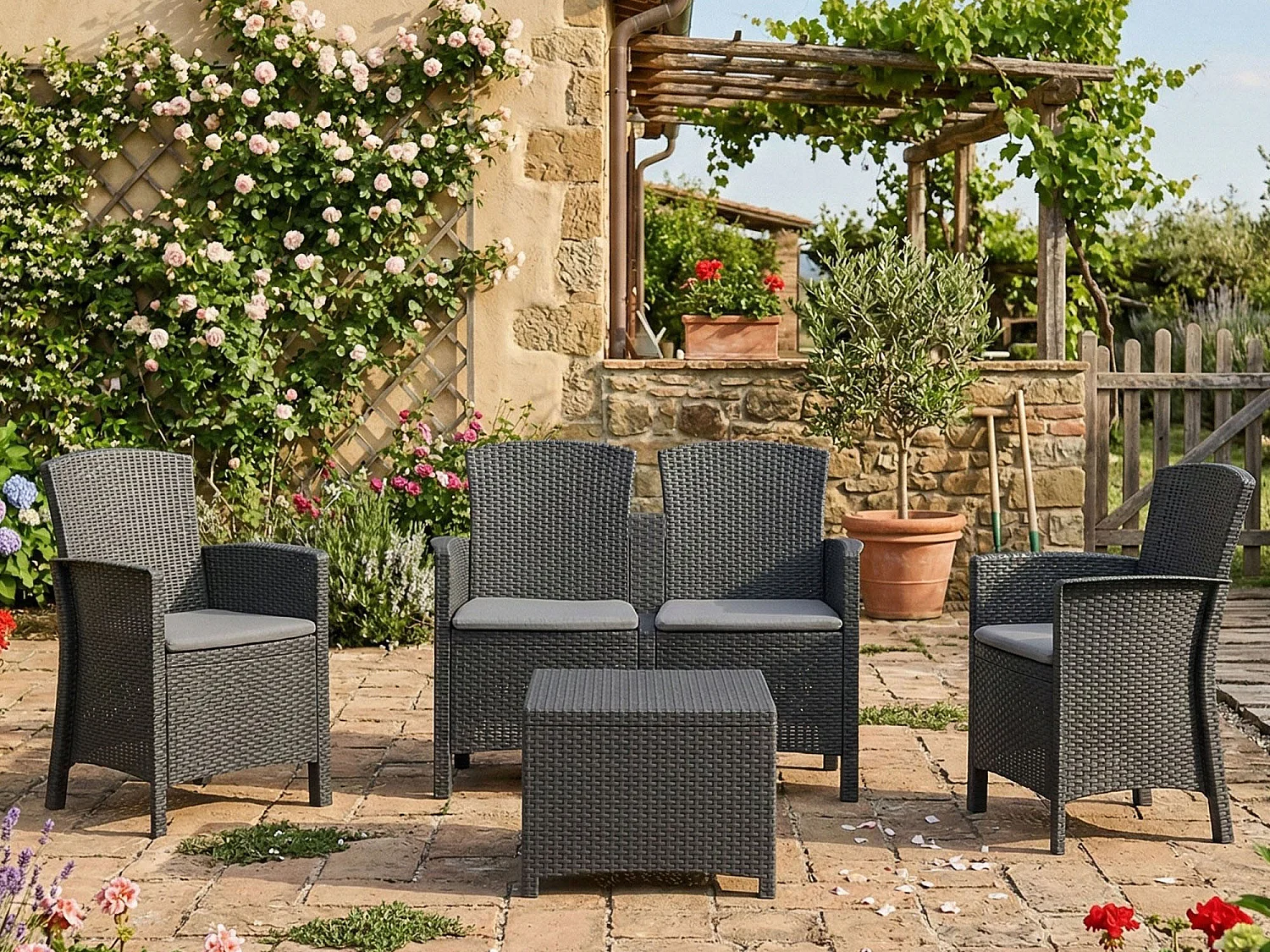 Conjunto de salón exterior Dmorat, Conjunto de jardín con cojines, Conjunto de salón interior efecto ratán, 100% Made in Italy, Antracita