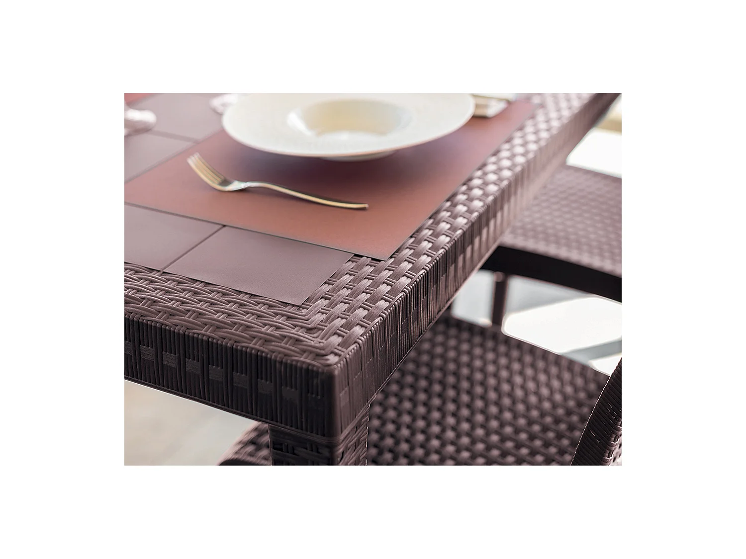 Table d'extérieur Debueh, Etagère de jardin rectangulaire, Table de jardin polyvalente effet rotin, 100% Made in Italy, 150x90h74 cm, Marron