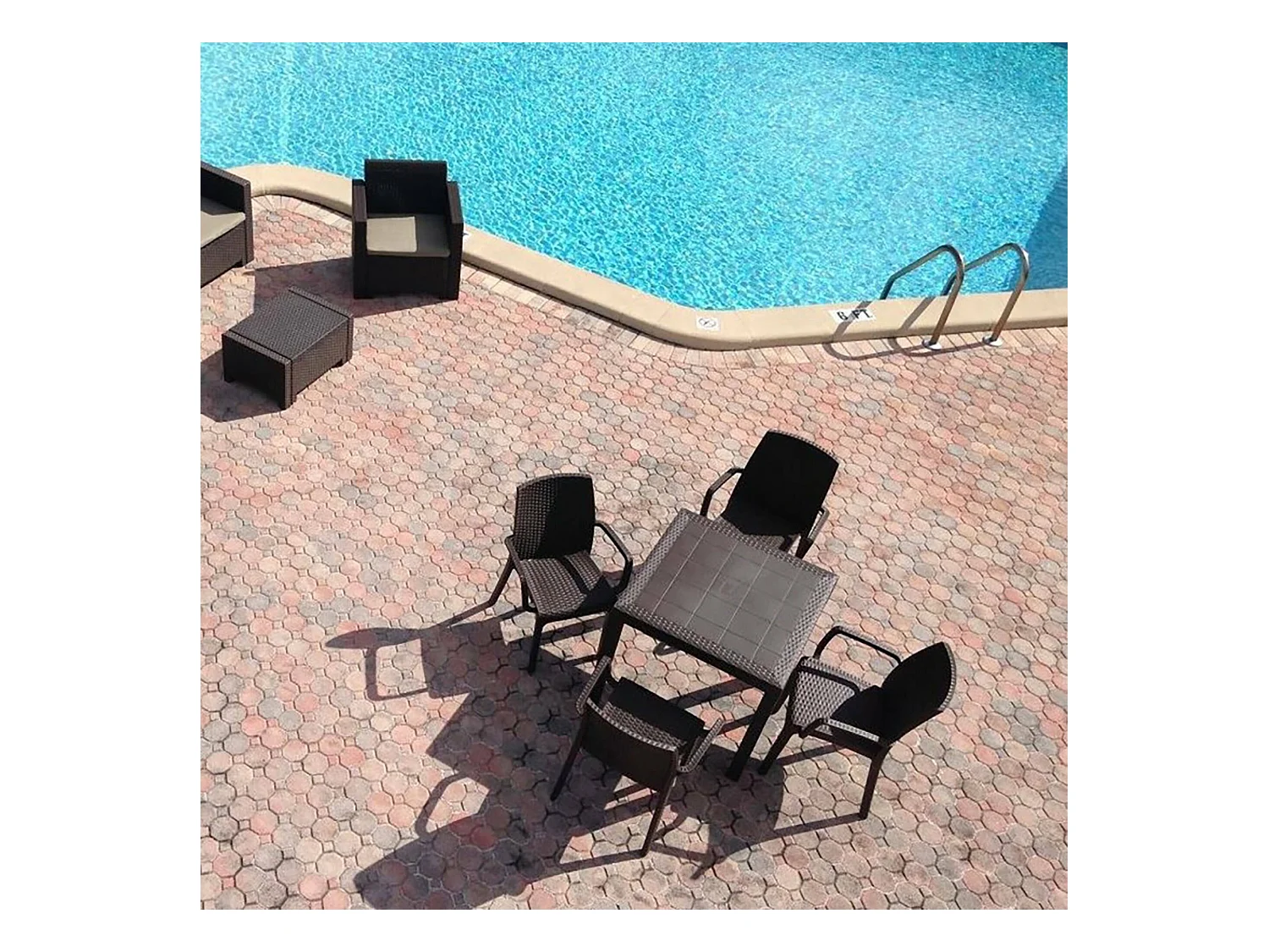 Dmora - Tavolo da esterno Acqua, 80x80 h74 cm, Marrone