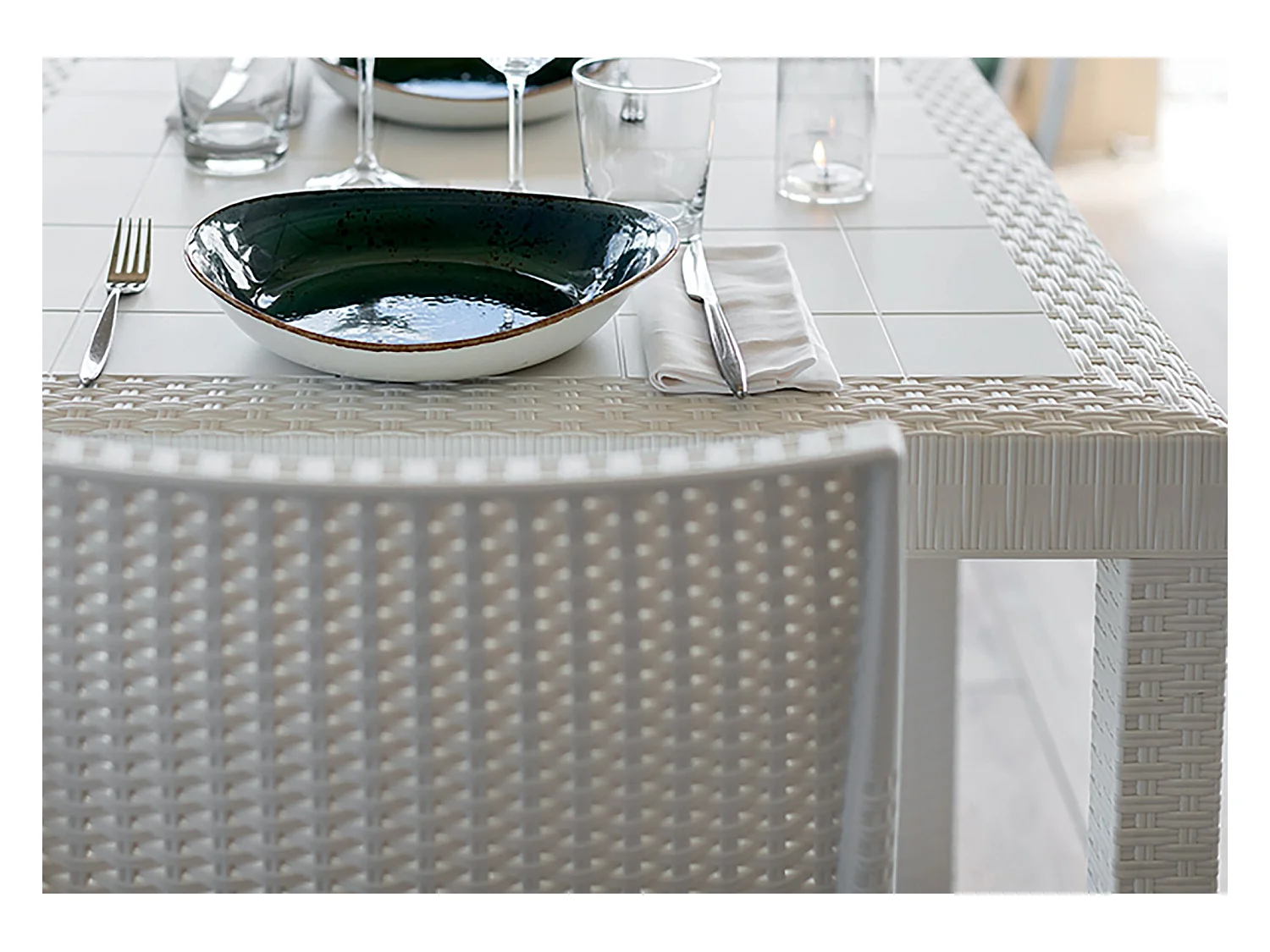 Mesa de exterior Debueh, Mesa de jardín rectangular, Mesa de jardín multiusos efecto ratán, 100% Made in Italy, 150x90h74 cm, Blanco