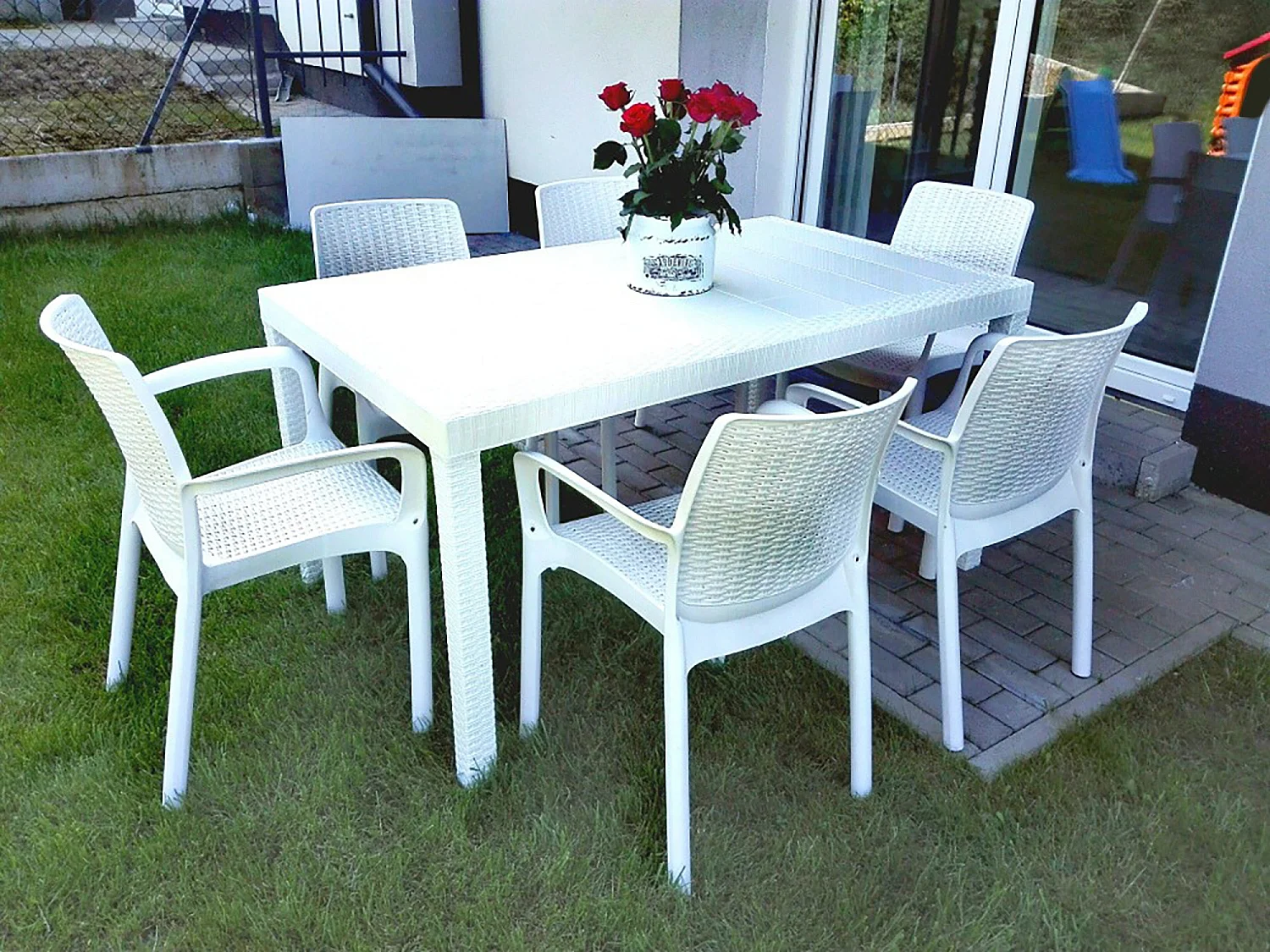 Table d'extérieur Debueh, Table de jardin rectangulaire, Table de jardin polyvalente effet rotin, 100% Made in Italy, 150x90h74 cm, Blanc