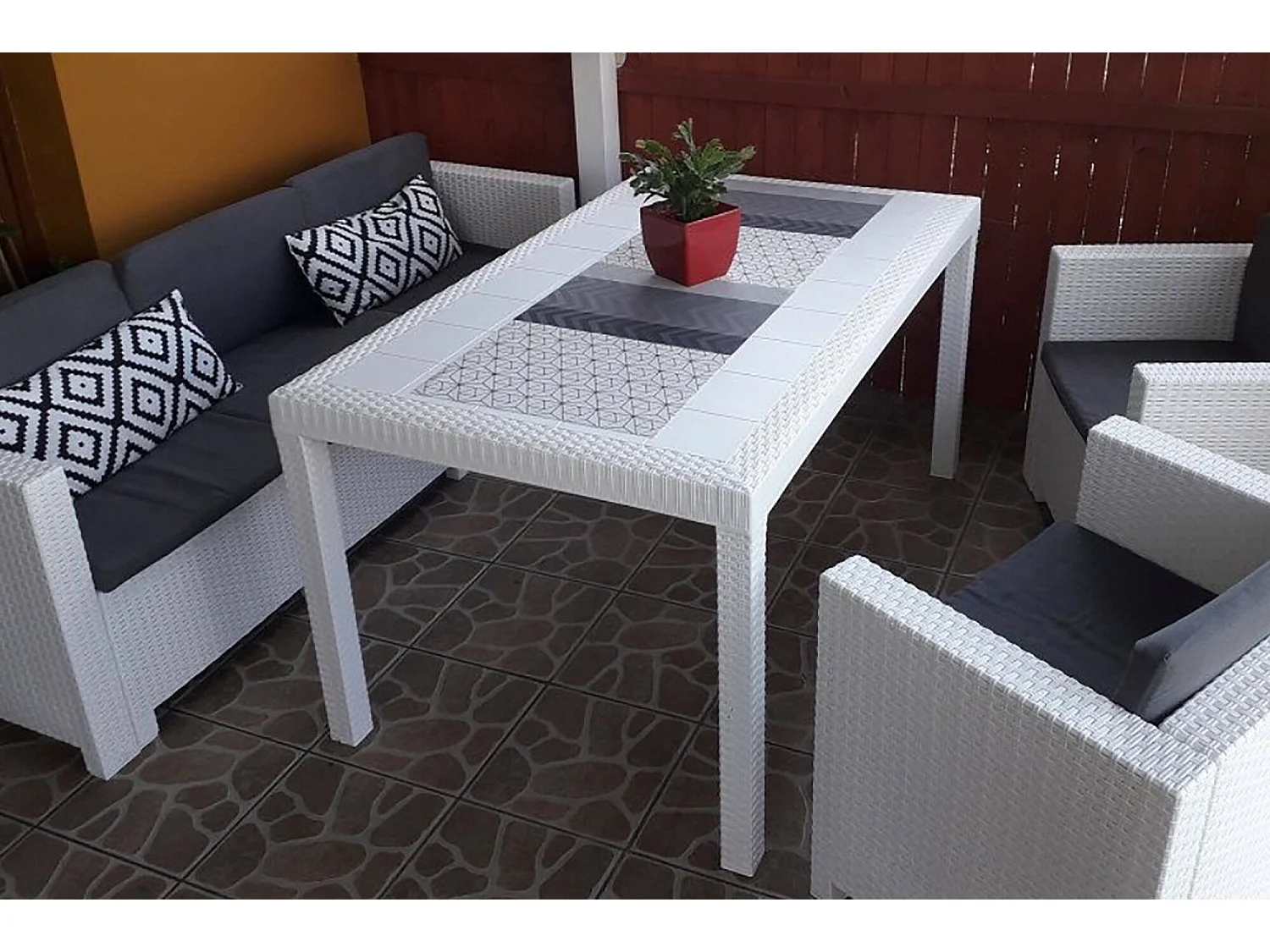 Debueh buitentafel, rechthoekige tuintafel, multifunctionele tuintafel met rotaneffect, 100% gemaakt in Italië, 150x90h74 cm, wit