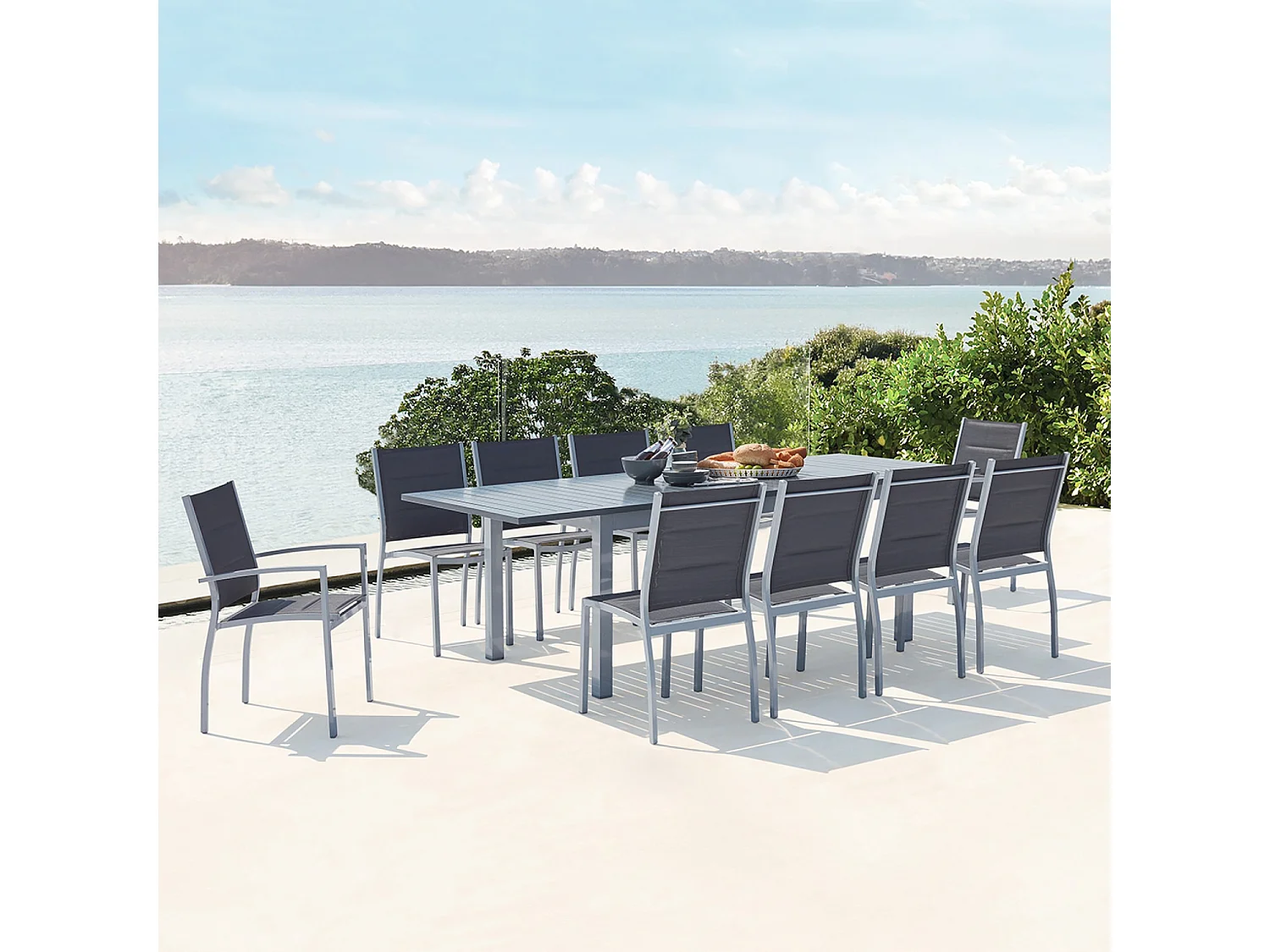 Uitschuifbare tuinset van grijs aluminium AREZZO - 10 personen