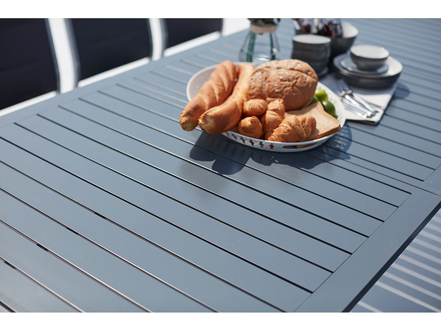 Uitschuifbare tuinset van grijs aluminium AREZZO - 10 personen