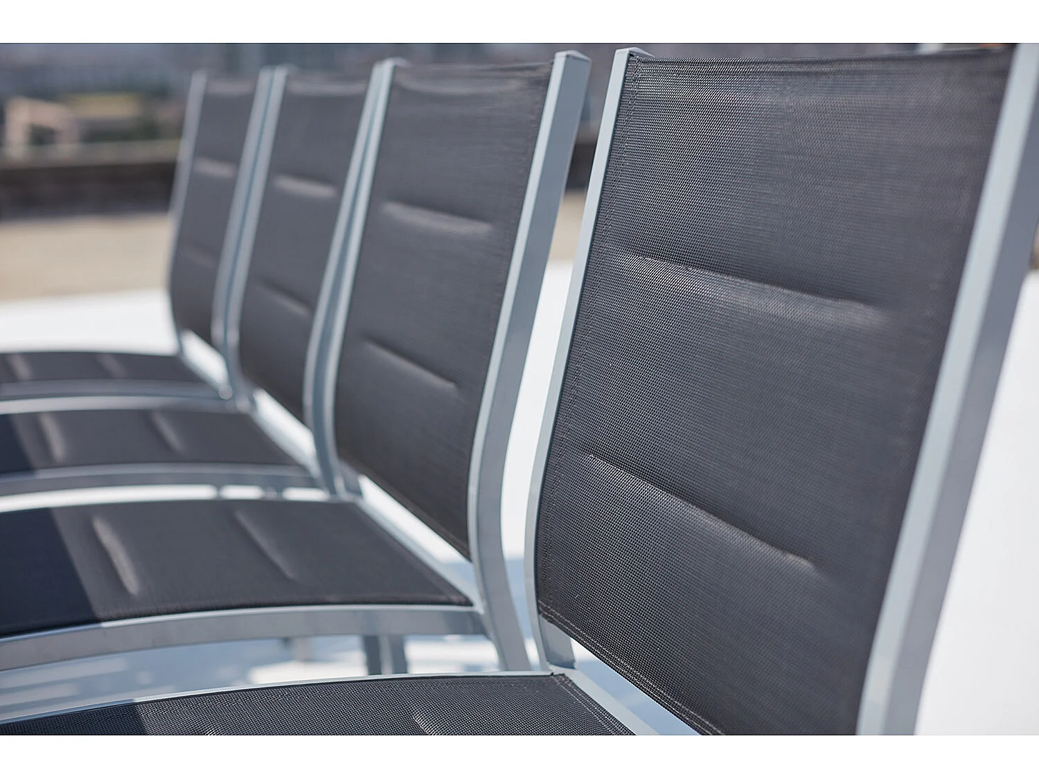 Uitschuifbare tuinset van grijs aluminium AREZZO - 10 personen