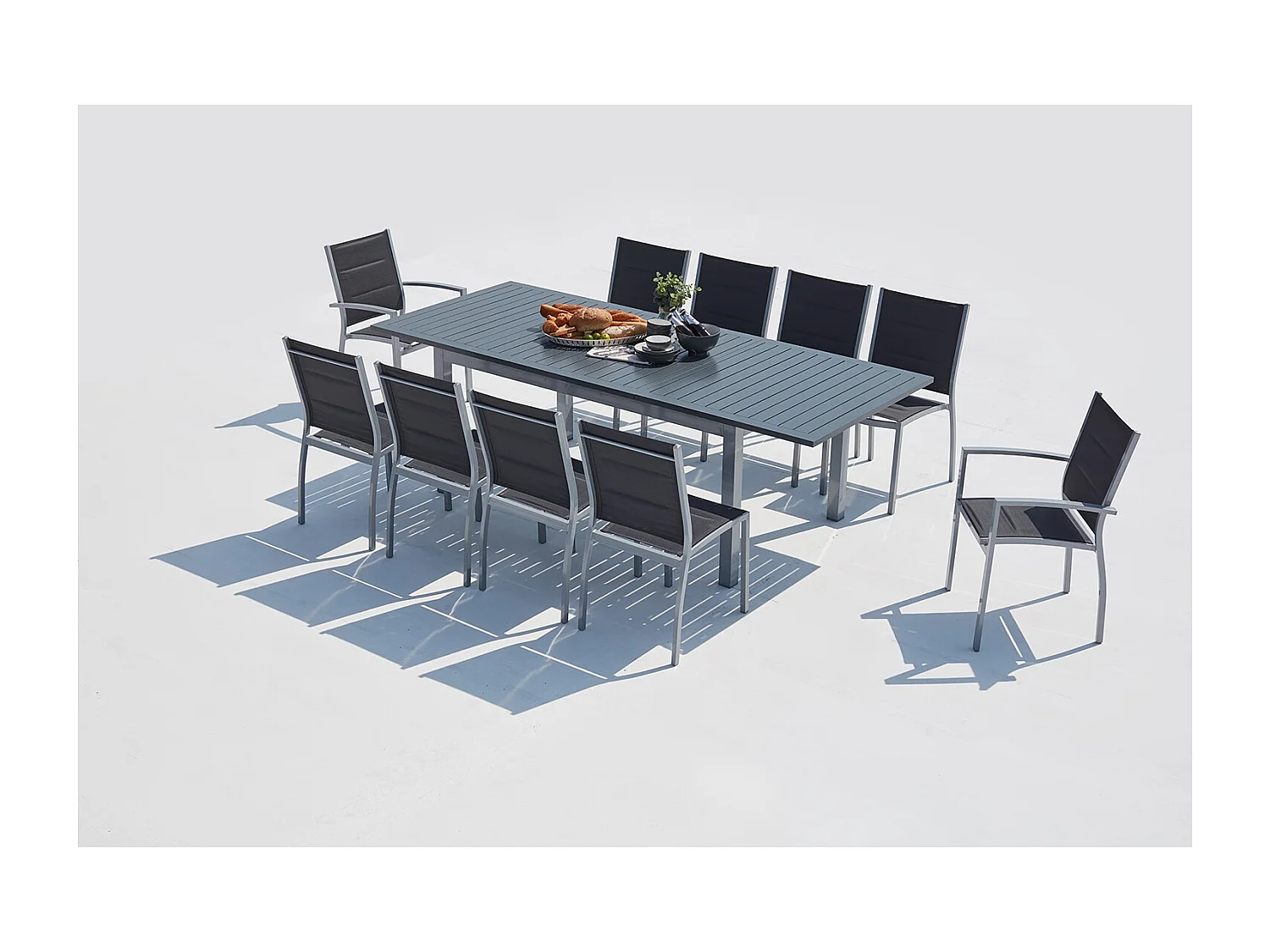Table de jardin extensible et 10 chaises alu-toile PVC gris AREZZO
