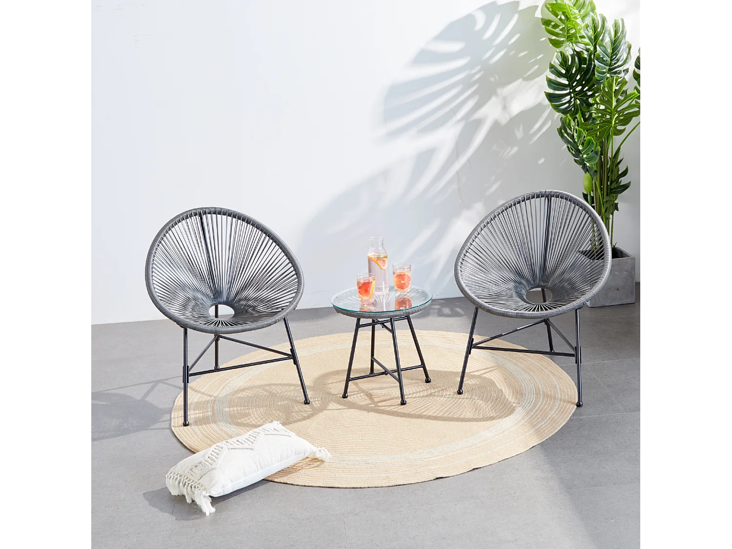 Set di 2 poltrone a forma di uovo + tavolino grigio ACAPULCO