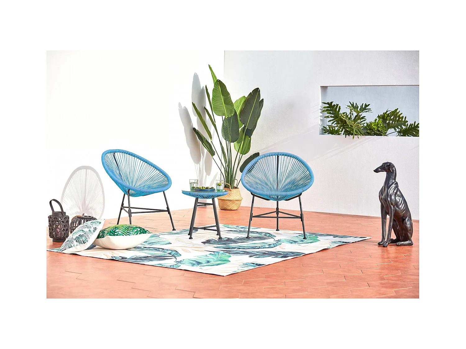 Set di 2 poltrone a forma di uovo + tavolino blu ACAPULCO