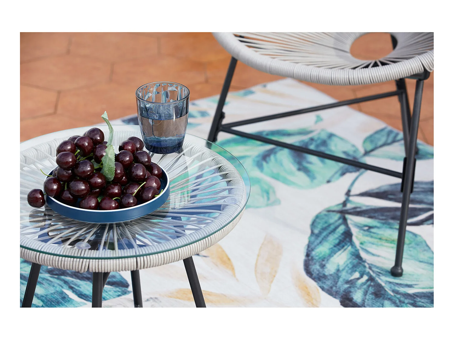 Gartenmöbel, 2 runde Sessel und hellgrauer Couchtisch ACAPULCO