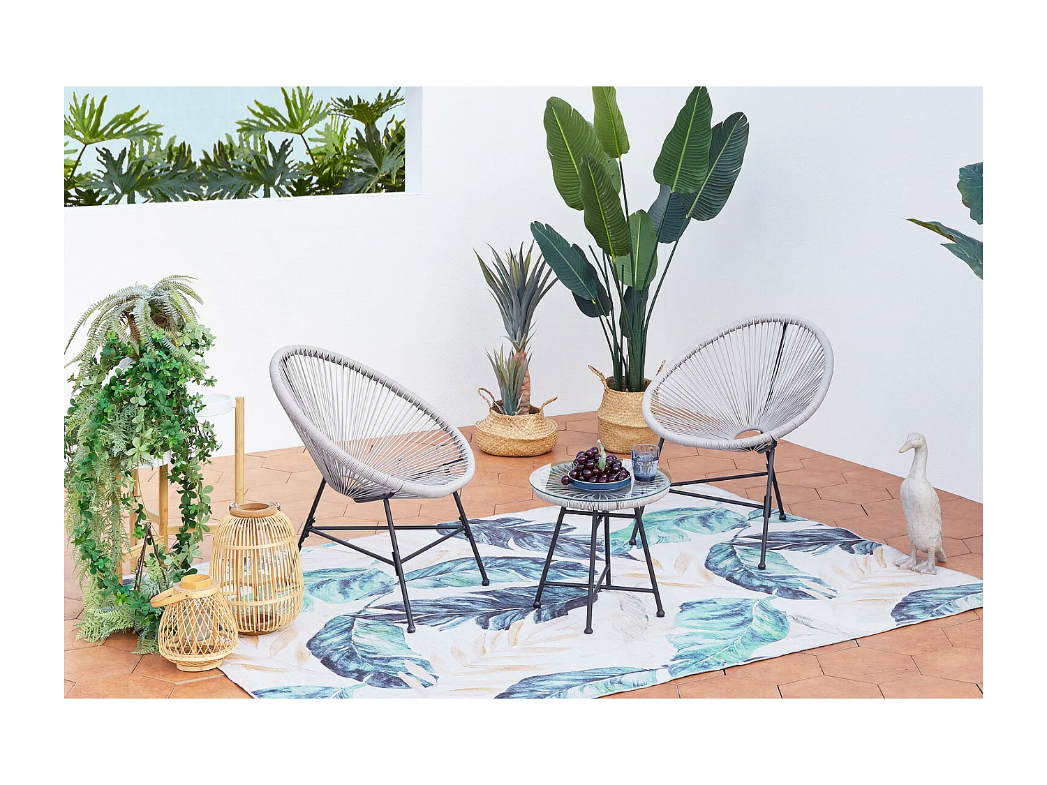 Salon de jardin 2 fauteuils ronds et table basse gris clair ACAPULCO