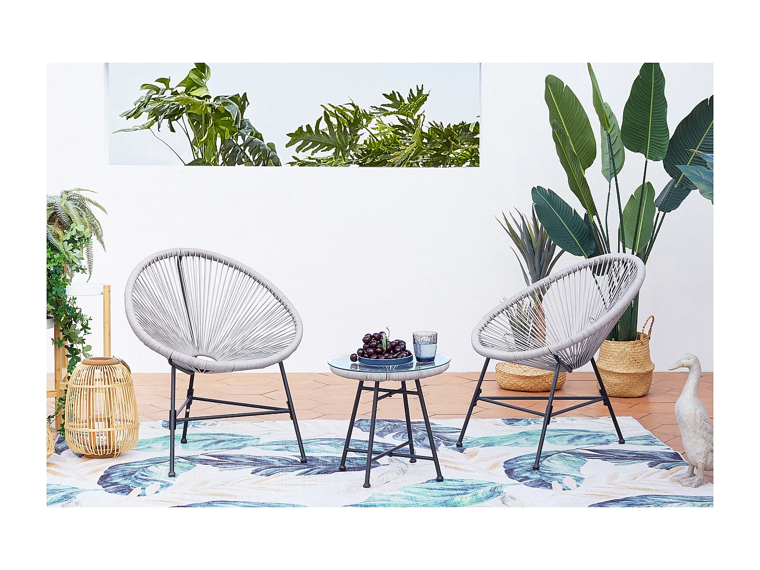 Salon de jardin 2 fauteuils ronds et table basse gris clair ACAPULCO