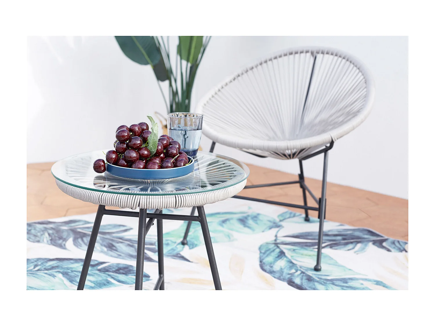 Salon de jardin 2 fauteuils ronds et table basse gris clair ACAPULCO