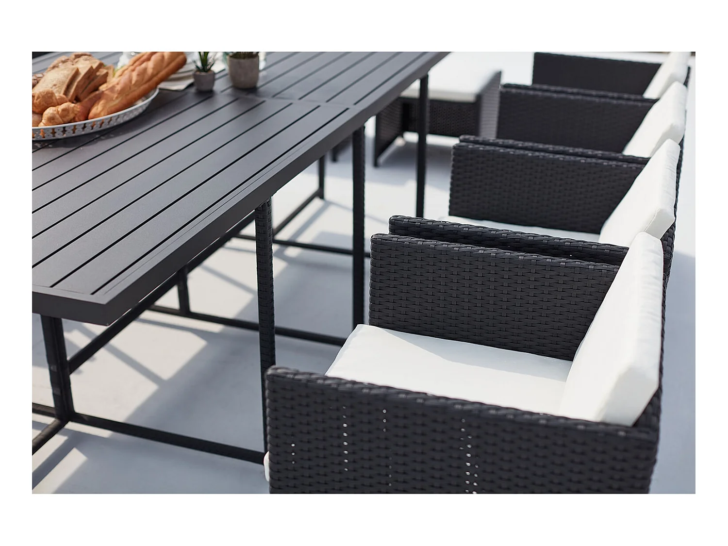 Salotto da giardino a incasso 12 posti resina intrecciata nero/bianco SUNSET