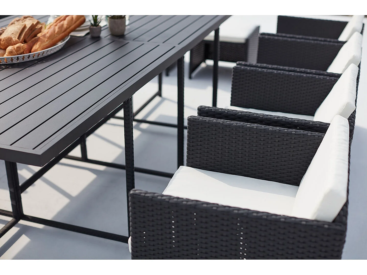 Salotto da giardino a incasso 12 posti resina intrecciata nero/bianco SUNSET