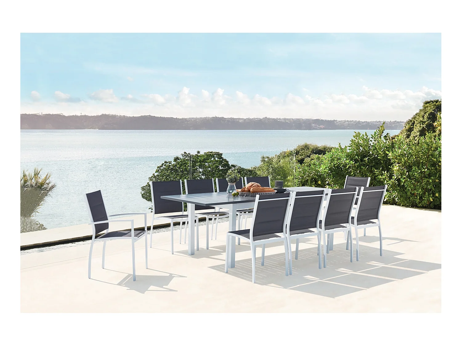Table de jardin extensible et 10 chaises alu-toile PVC blanc AREZZO