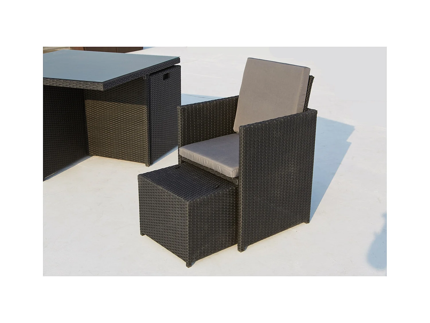 Salón de jardín encastrable 8 plazas de resina trenzada negro/gris MONACO