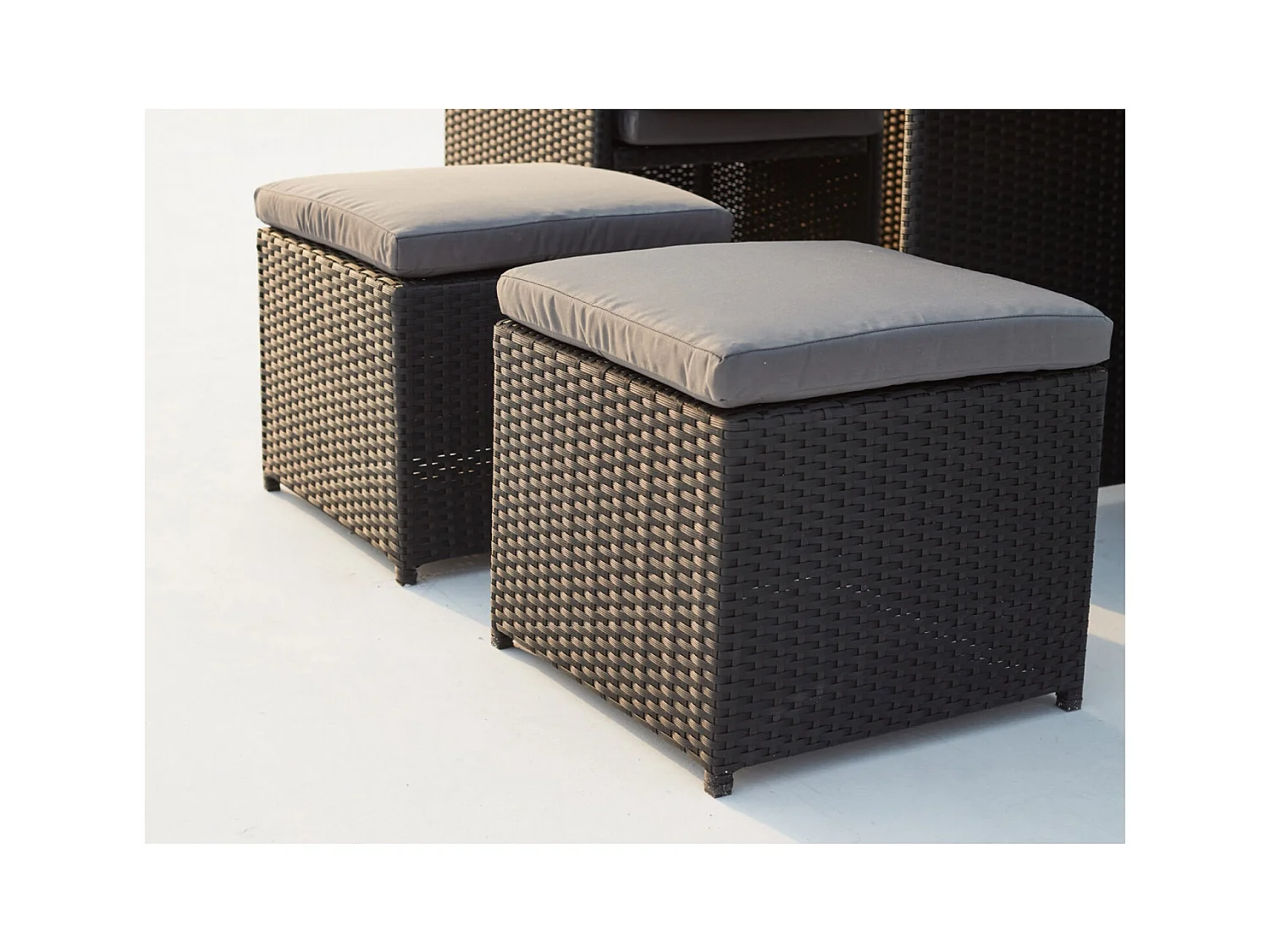 Salón de jardín encastrable 8 plazas de resina trenzada negro/gris MONACO