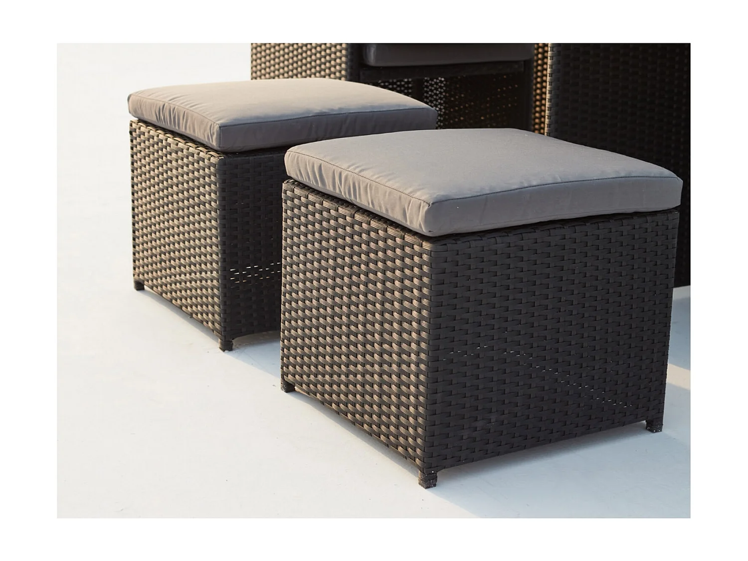 Gartenmöbel-Set aus schwarz-grauem Rattan Monaco 8 Plätze - Minimalistisches und praktisches Design