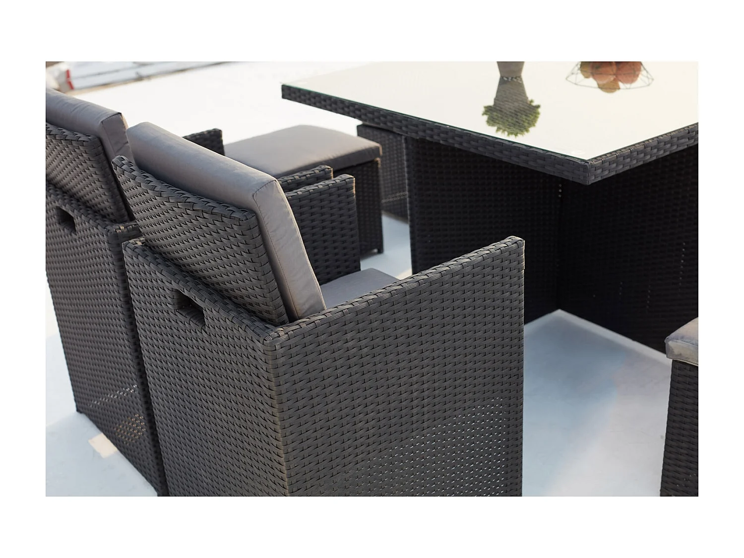 Gartenmöbel-Set aus schwarz-grauem Rattan Monaco 8 Plätze - Minimalistisches und praktisches Design