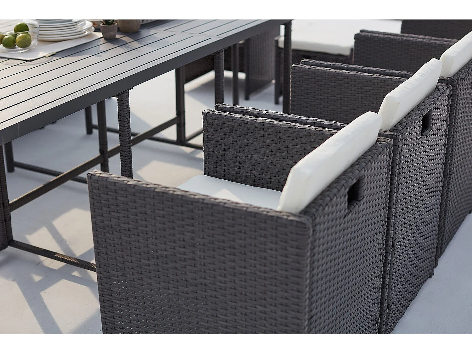 Table et chaise 12 places encastrables alu résine gris-blanc SUNSET