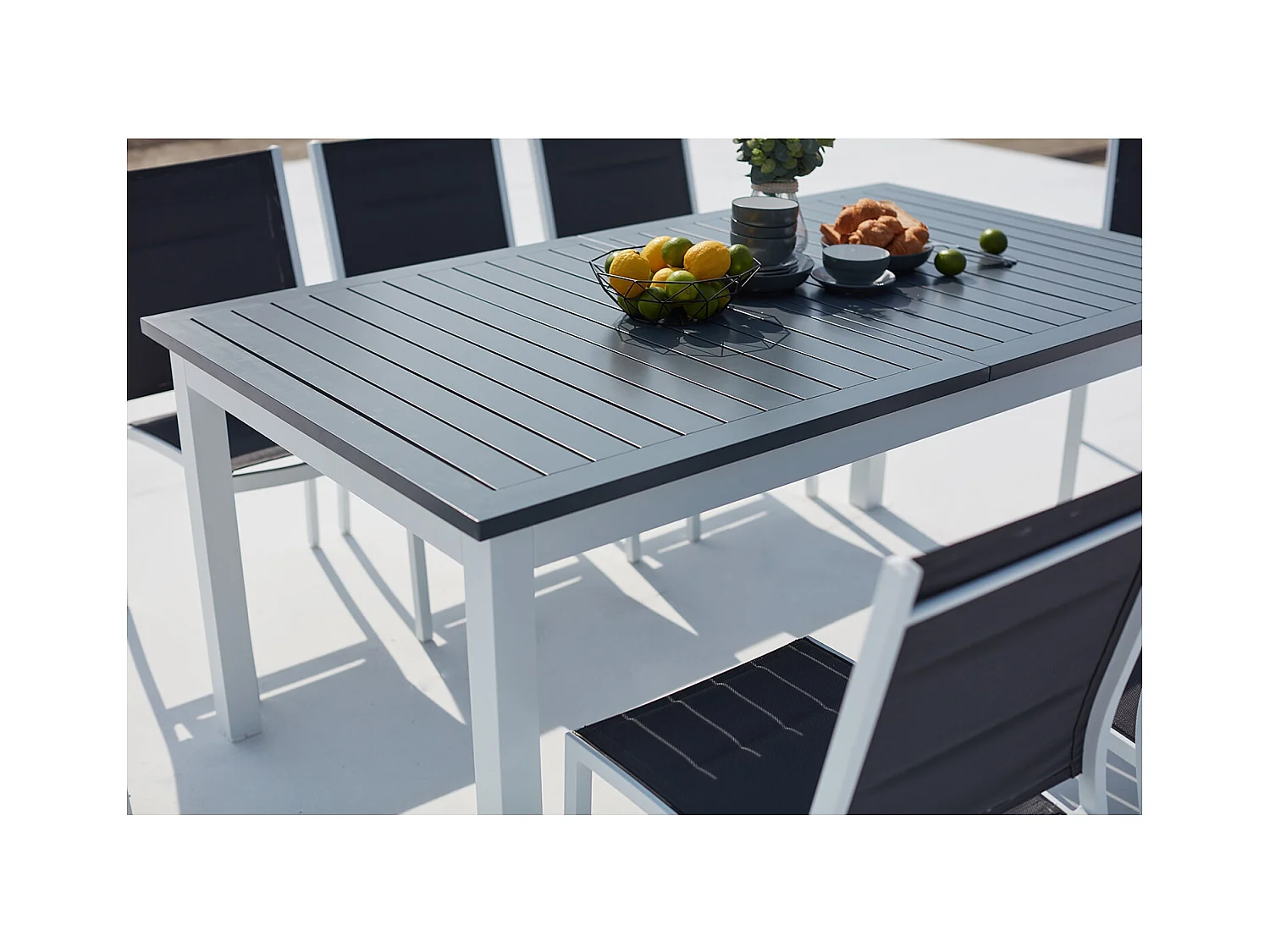 Conjunto de jardín extensible aluminio + 8 asientos textileno blanco AREZZO