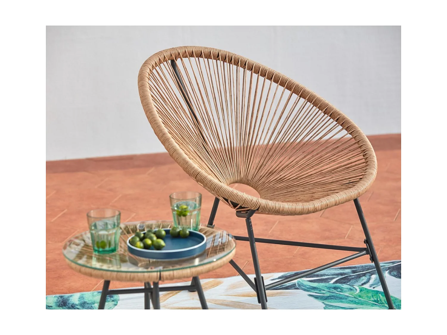 Set di 2 poltrone a forma di uovo + tavolino beige ACAPULCO